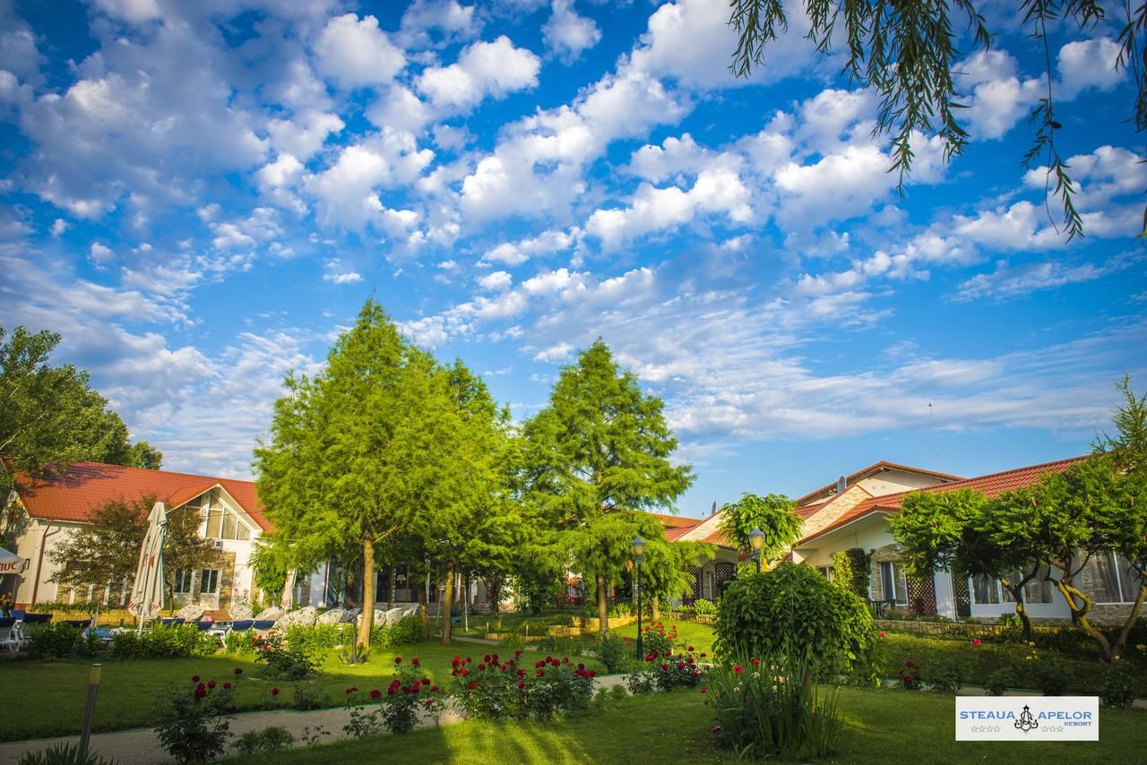 Гостевой дом Steaua Apelor Family Resort Nufăru-8